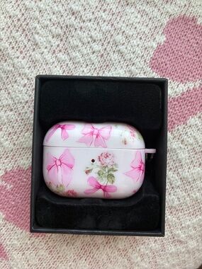 Velvet Caviar AirPods Pro 2 Posie Pink Bows case